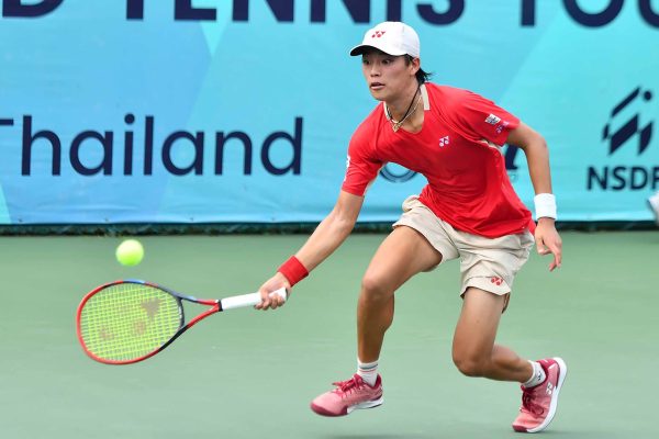 กลยุทธ์การเล่นบนคอร์ตฮาร์ดของนักเทนนิสญี่ปุ่น